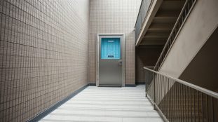bo tier fibre optique collectif dans une cage d es